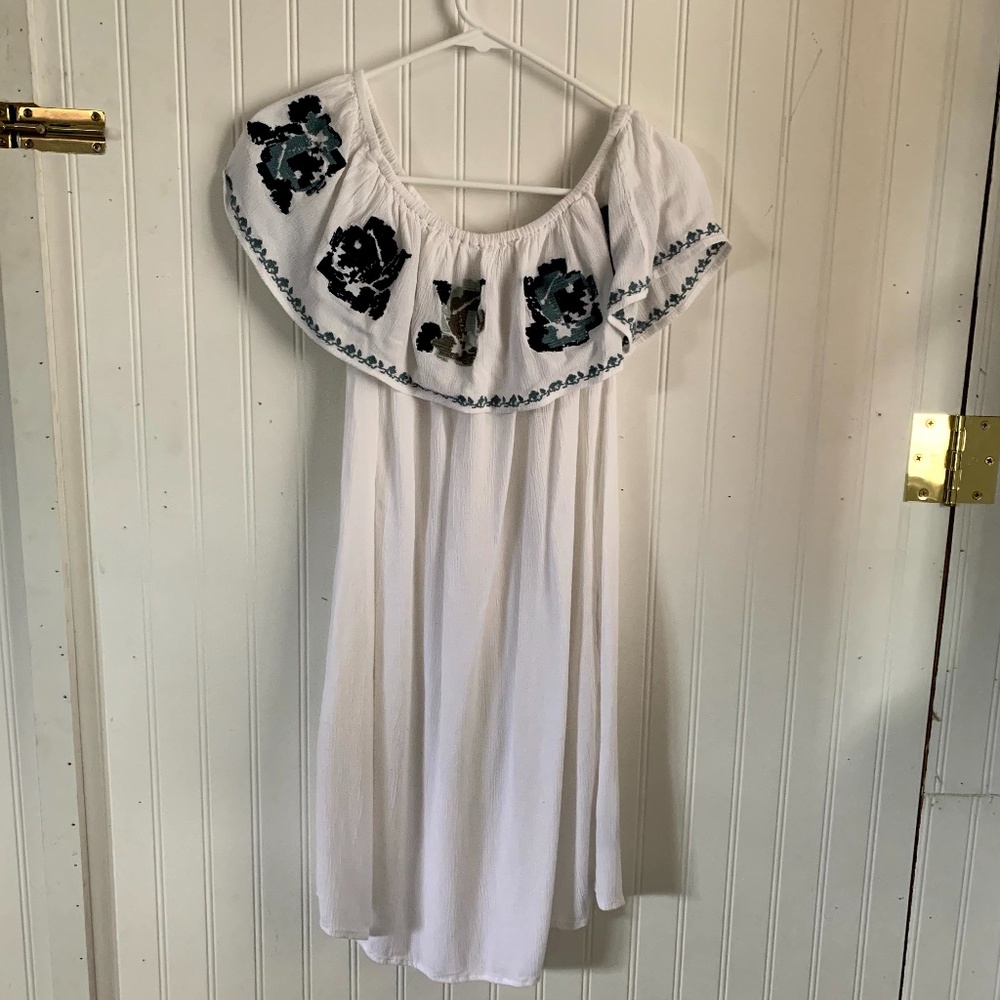 Embroidered Off-The-Shoulder Dress, M